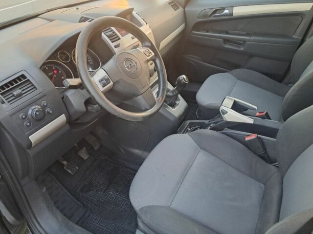 Чорний Опель Зафіра, об'ємом двигуна 1.9 л та пробігом 243 тис. км за 4500 $, фото 9 на Automoto.ua