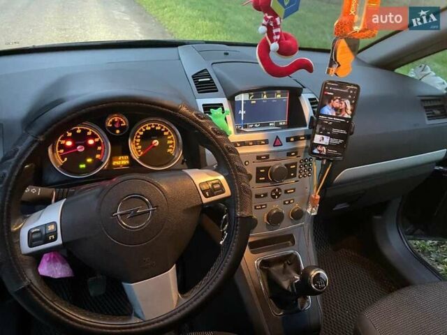 Чорний Опель Зафіра, об'ємом двигуна 2.2 л та пробігом 242 тис. км за 5250 $, фото 20 на Automoto.ua