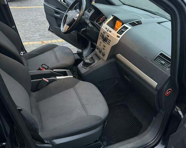 Чорний Опель Зафіра, об'ємом двигуна 1.7 л та пробігом 320 тис. км за 6200 $, фото 10 на Automoto.ua