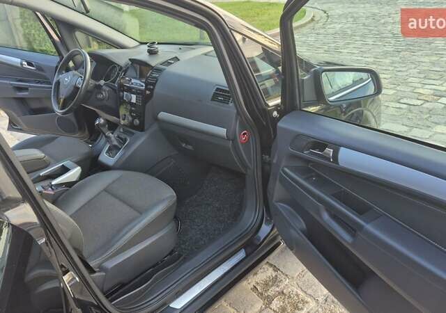 Чорний Опель Зафіра, об'ємом двигуна 1.8 л та пробігом 228 тис. км за 7300 $, фото 15 на Automoto.ua