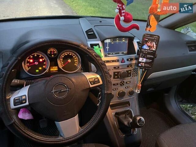 Чорний Опель Зафіра, об'ємом двигуна 2.2 л та пробігом 242 тис. км за 5250 $, фото 21 на Automoto.ua