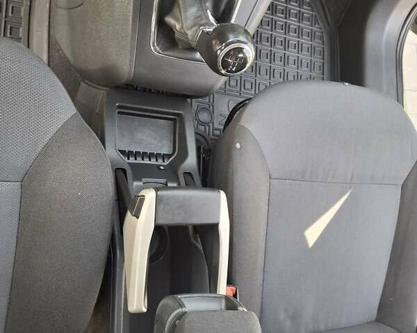 Черный Опель Зафира, объемом двигателя 1.8 л и пробегом 250 тыс. км за 5400 $, фото 2 на Automoto.ua