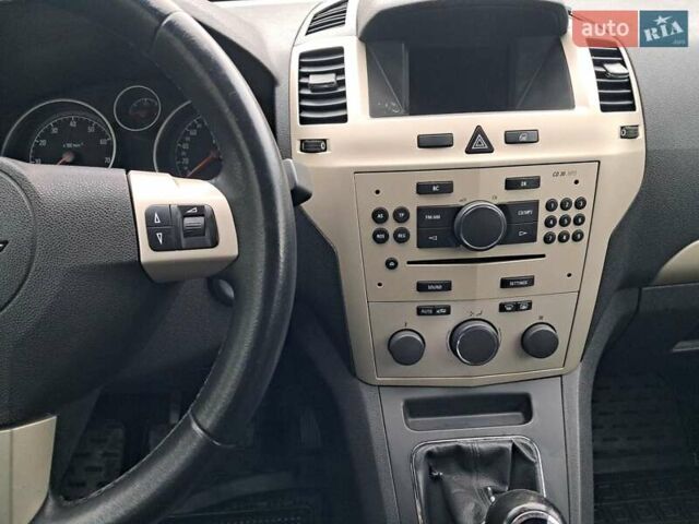 Черный Опель Зафира, объемом двигателя 1.8 л и пробегом 252 тыс. км за 5650 $, фото 70 на Automoto.ua