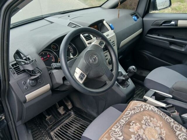 Чорний Опель Зафіра, об'ємом двигуна 1.7 л та пробігом 400 тис. км за 5300 $, фото 7 на Automoto.ua