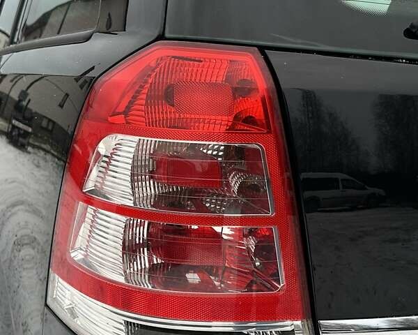 Черный Опель Зафира, объемом двигателя 1.8 л и пробегом 181 тыс. км за 5600 $, фото 16 на Automoto.ua