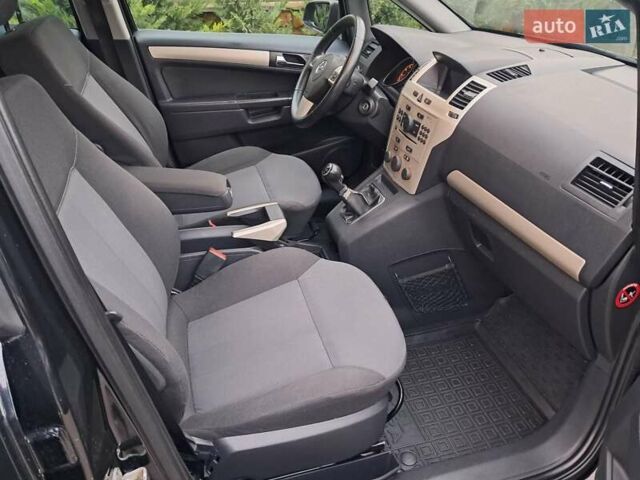 Черный Опель Зафира, объемом двигателя 1.8 л и пробегом 252 тыс. км за 5650 $, фото 63 на Automoto.ua