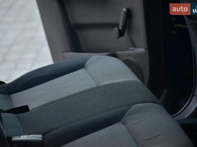 Черный Опель Зафира, объемом двигателя 1.6 л и пробегом 221 тыс. км за 6350 $, фото 9 на Automoto.ua