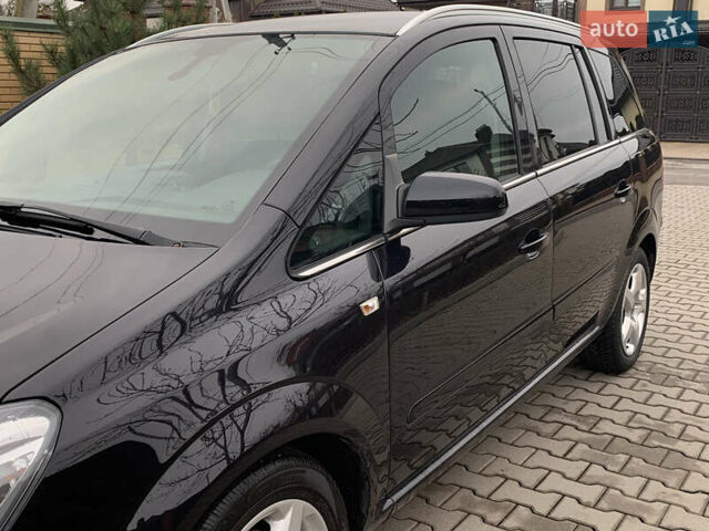 Черный Опель Зафира, объемом двигателя 1.8 л и пробегом 230 тыс. км за 5400 $, фото 16 на Automoto.ua