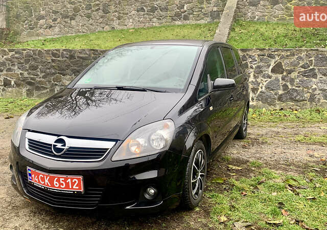 Черный Опель Зафира, объемом двигателя 1.8 л и пробегом 179 тыс. км за 6750 $, фото 3 на Automoto.ua