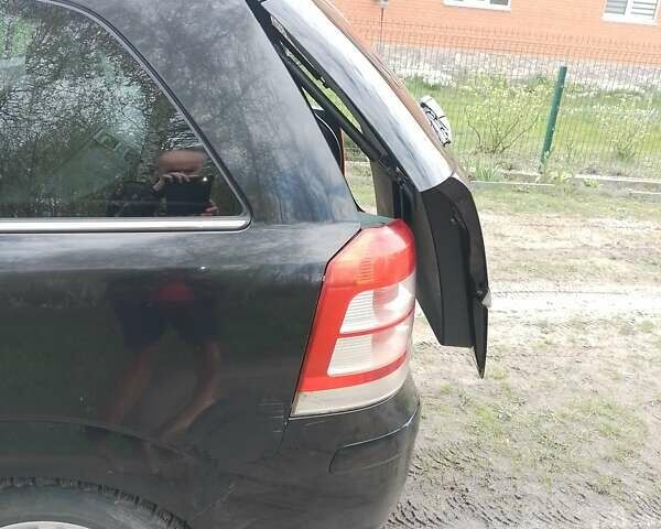 Черный Опель Зафира, объемом двигателя 1.7 л и пробегом 320 тыс. км за 6200 $, фото 9 на Automoto.ua