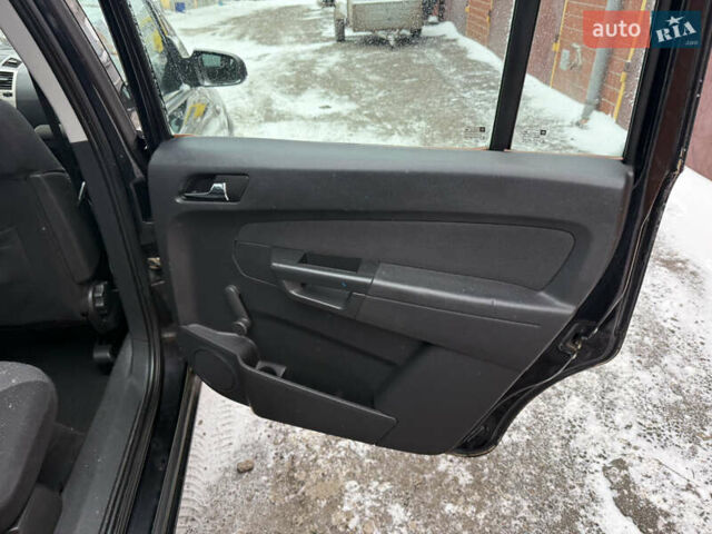 Чорний Опель Зафіра, об'ємом двигуна 1.8 л та пробігом 200 тис. км за 4800 $, фото 13 на Automoto.ua