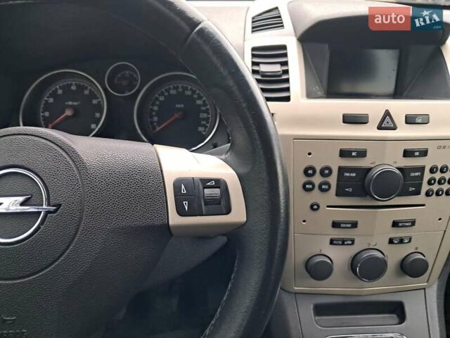 Черный Опель Зафира, объемом двигателя 1.8 л и пробегом 252 тыс. км за 5650 $, фото 71 на Automoto.ua