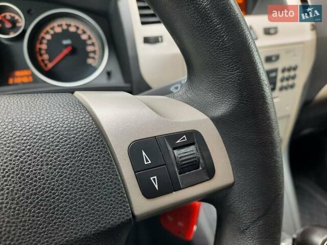 Чорний Опель Зафіра, об'ємом двигуна 1.6 л та пробігом 213 тис. км за 6750 $, фото 14 на Automoto.ua