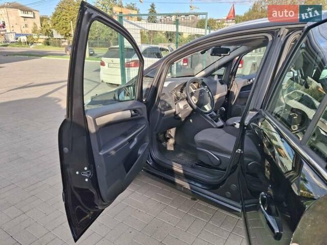 Черный Опель Зафира, объемом двигателя 1.8 л и пробегом 250 тыс. км за 5400 $, фото 11 на Automoto.ua