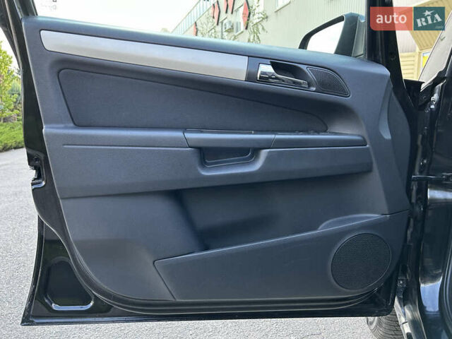 Черный Опель Зафира, объемом двигателя 1.8 л и пробегом 205 тыс. км за 6250 $, фото 11 на Automoto.ua