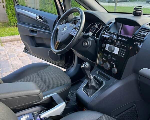 Чорний Опель Зафіра, об'ємом двигуна 1.8 л та пробігом 228 тис. км за 7300 $, фото 13 на Automoto.ua