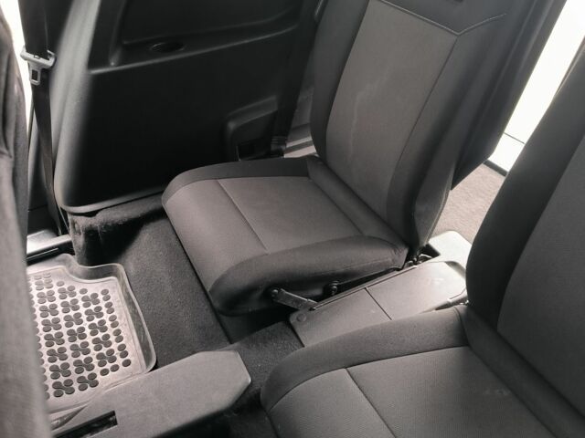 Чорний Опель Зафіра, об'ємом двигуна 1.9 л та пробігом 336 тис. км за 5500 $, фото 19 на Automoto.ua