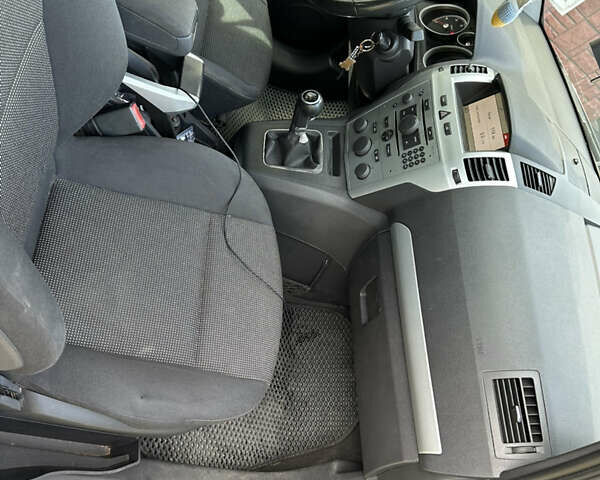 Черный Опель Зафира, объемом двигателя 1.69 л и пробегом 184 тыс. км за 4800 $, фото 8 на Automoto.ua