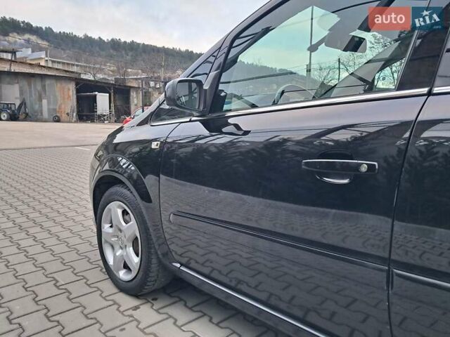 Черный Опель Зафира, объемом двигателя 1.8 л и пробегом 252 тыс. км за 5650 $, фото 36 на Automoto.ua