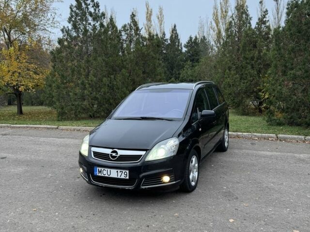 Черный Опель Зафира, объемом двигателя 1.9 л и пробегом 250 тыс. км за 3250 $, фото 9 на Automoto.ua