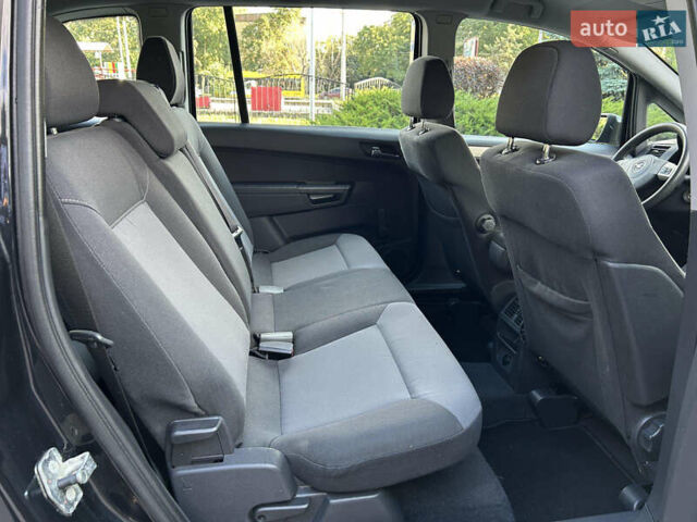 Черный Опель Зафира, объемом двигателя 1.8 л и пробегом 205 тыс. км за 6250 $, фото 25 на Automoto.ua