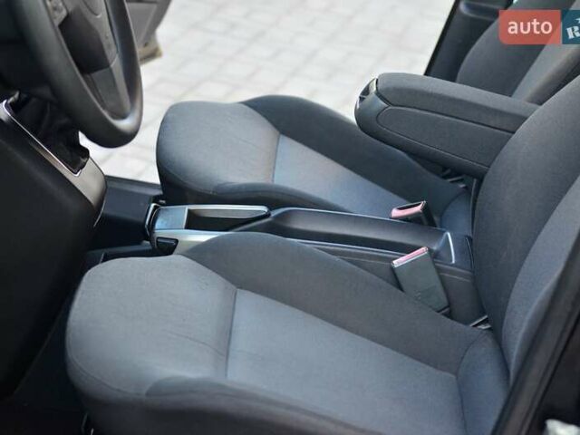 Черный Опель Зафира, объемом двигателя 1.6 л и пробегом 221 тыс. км за 6350 $, фото 15 на Automoto.ua