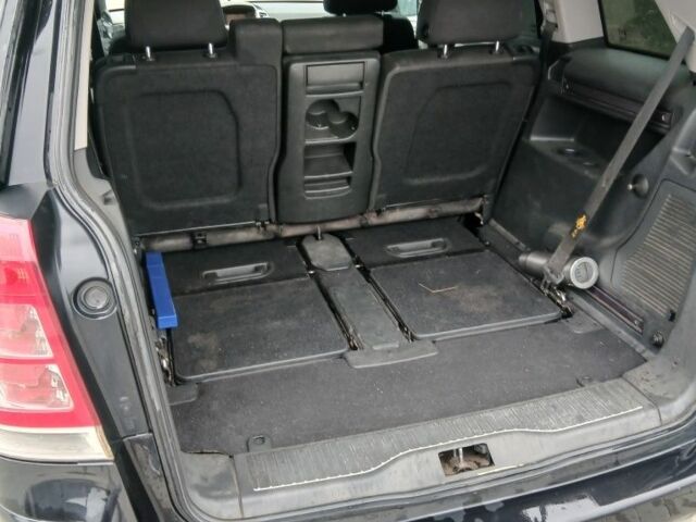 Чорний Опель Зафіра, об'ємом двигуна 1.7 л та пробігом 400 тис. км за 5300 $, фото 5 на Automoto.ua