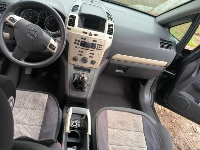 Чорний Опель Зафіра, об'ємом двигуна 1.9 л та пробігом 336 тис. км за 5500 $, фото 22 на Automoto.ua