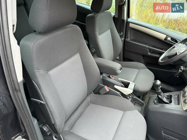 Чорний Опель Зафіра, об'ємом двигуна 1.8 л та пробігом 193 тис. км за 6300 $, фото 15 на Automoto.ua