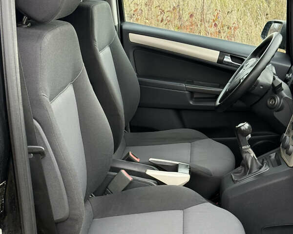 Чорний Опель Зафіра, об'ємом двигуна 1.6 л та пробігом 238 тис. км за 5500 $, фото 26 на Automoto.ua