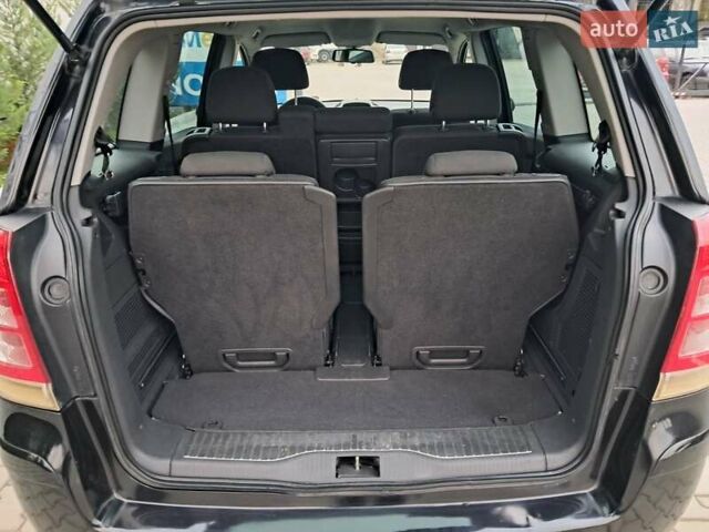 Черный Опель Зафира, объемом двигателя 1.8 л и пробегом 252 тыс. км за 5650 $, фото 48 на Automoto.ua