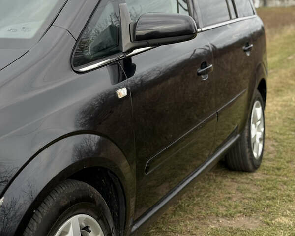 Чорний Опель Зафіра, об'ємом двигуна 1.6 л та пробігом 238 тис. км за 5500 $, фото 13 на Automoto.ua