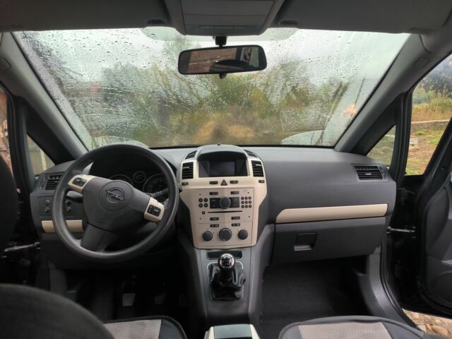 Чорний Опель Зафіра, об'ємом двигуна 1.9 л та пробігом 336 тис. км за 5500 $, фото 21 на Automoto.ua