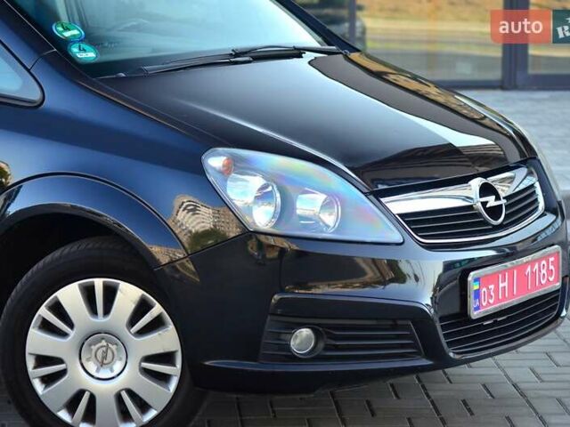 Черный Опель Зафира, объемом двигателя 1.6 л и пробегом 221 тыс. км за 6350 $, фото 6 на Automoto.ua