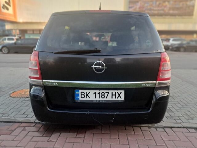 Чорний Опель Зафіра, об'ємом двигуна 1.9 л та пробігом 243 тис. км за 4500 $, фото 5 на Automoto.ua