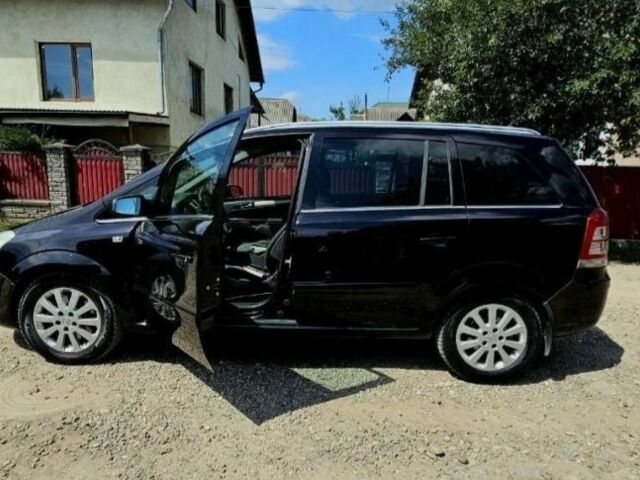 Черный Опель Зафира, объемом двигателя 1.9 л и пробегом 206 тыс. км за 5400 $, фото 1 на Automoto.ua