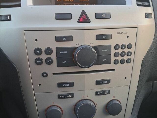 Чорний Опель Зафіра, об'ємом двигуна 1.9 л та пробігом 243 тис. км за 4500 $, фото 8 на Automoto.ua