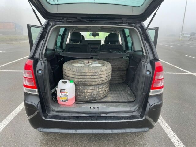 Черный Опель Зафира, объемом двигателя 1.7 л и пробегом 260 тыс. км за 7900 $, фото 6 на Automoto.ua