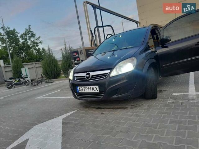 Черный Опель Зафира, объемом двигателя 1.95 л и пробегом 285 тыс. км за 6000 $, фото 3 на Automoto.ua