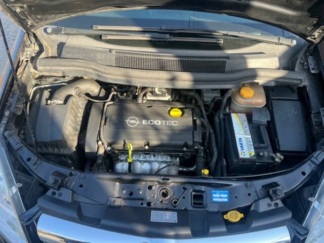 Черный Опель Зафира, объемом двигателя 1.6 л и пробегом 227 тыс. км за 6300 $, фото 9 на Automoto.ua