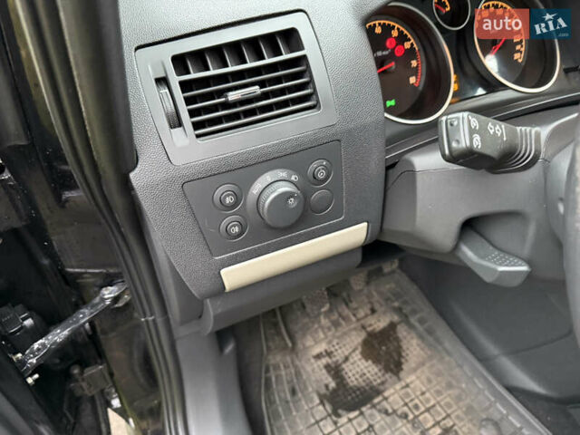 Чорний Опель Зафіра, об'ємом двигуна 1.8 л та пробігом 193 тис. км за 6300 $, фото 20 на Automoto.ua
