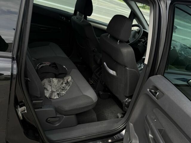 Черный Опель Зафира, объемом двигателя 1.9 л и пробегом 315 тыс. км за 6200 $, фото 9 на Automoto.ua