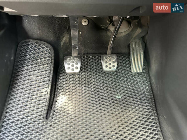 Черный Опель Зафира, объемом двигателя 1.69 л и пробегом 184 тыс. км за 4800 $, фото 5 на Automoto.ua