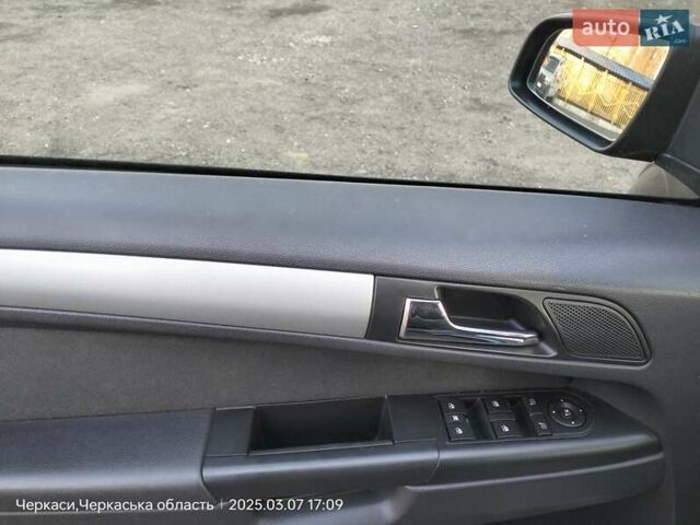 Черный Опель Зафира, объемом двигателя 1.69 л и пробегом 263 тыс. км за 6000 $, фото 10 на Automoto.ua