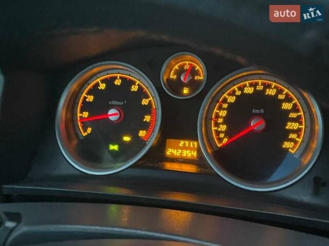 Чорний Опель Зафіра, об'ємом двигуна 2.2 л та пробігом 242 тис. км за 5250 $, фото 15 на Automoto.ua