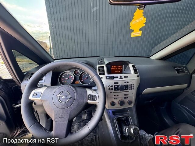 Черный Опель Зафира, объемом двигателя 1.8 л и пробегом 270 тыс. км за 5200 $, фото 5 на Automoto.ua