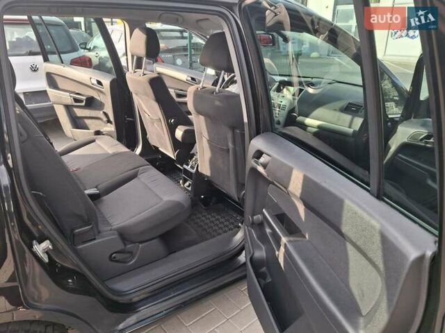 Черный Опель Зафира, объемом двигателя 1.8 л и пробегом 250 тыс. км за 5400 $, фото 14 на Automoto.ua