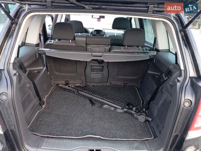 Чорний Опель Зафіра, об'ємом двигуна 0 л та пробігом 232 тис. км за 5700 $, фото 19 на Automoto.ua