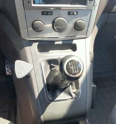 Чорний Опель Зафіра, об'ємом двигуна 1.69 л та пробігом 325 тис. км за 5700 $, фото 10 на Automoto.ua