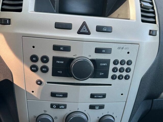 Черный Опель Зафира, объемом двигателя 1.6 л и пробегом 227 тыс. км за 6300 $, фото 12 на Automoto.ua